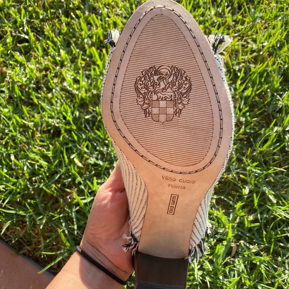 Shoes - Picture 4 of 6